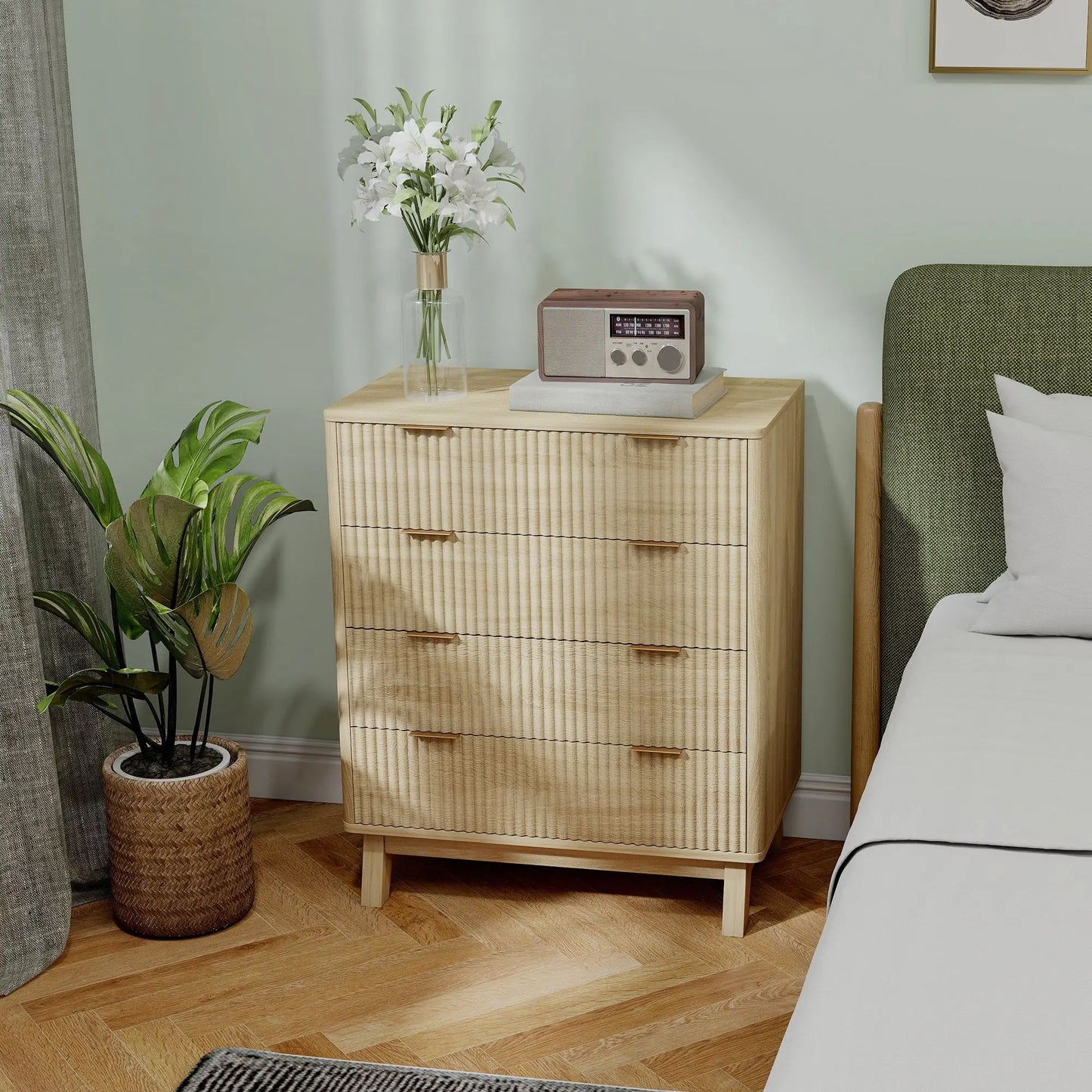 4 Drawer Double Dresser for Bedroom, Fluted Chest of Drawers with Gold Finger Pulls and 4 Wood Legs, Natural Wood